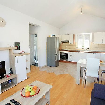 Apartmani Nila Пучишча Экстерьер фото