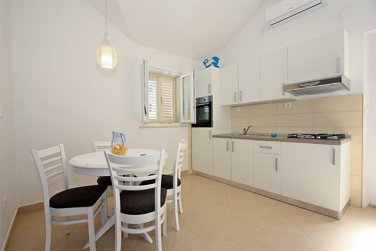 Apartmani Nila Пучишча Экстерьер фото