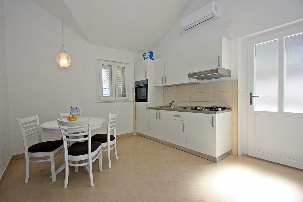 Apartmani Nila Пучишча Экстерьер фото
