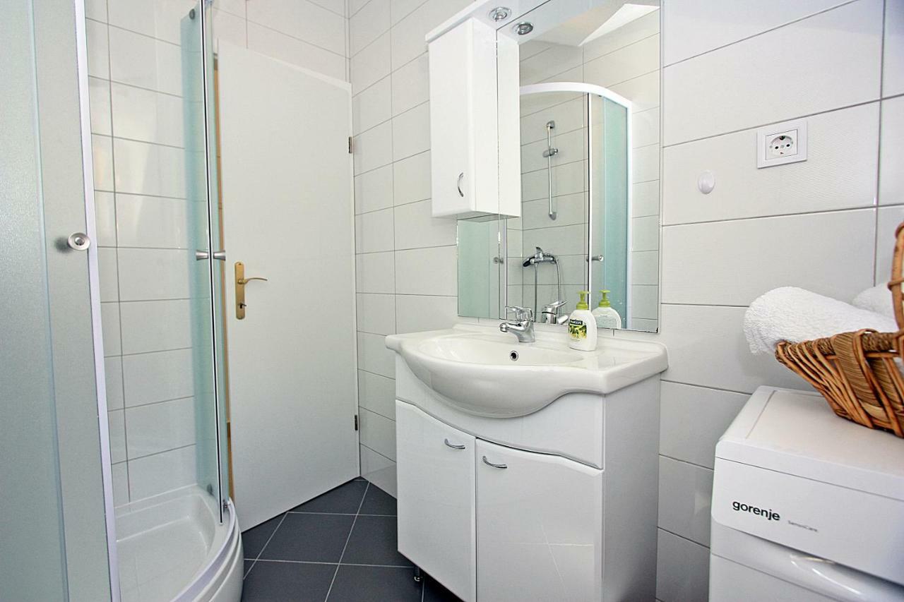 Apartmani Nila Пучишча Экстерьер фото